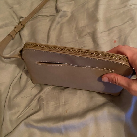 Target  adjustable strap purse beige in color - Picture 8 of 15